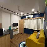 Sea-front 1-bhk At Carterroad