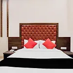 Hotel Collection O Vertigo Suite Mumbai