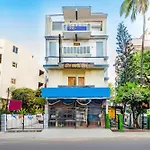 Fabhotel Airport Palace - Nr Mumbai International Airport