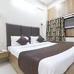 Oyo 935 Palkhee 3*