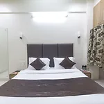 Oyo 935 Palkhee Hotel 3*