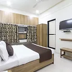 Oyo 935 Palkhee Hotel 3*