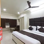 Oyo 935 Palkhee Hotel