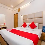 Oyo 935 Palkhee Hotel