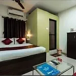 Hotel Saffron Inn Mumbai