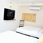 Bkc Palace Hotel