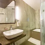 Express Hotel 3*