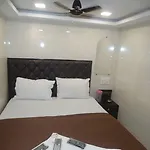 Qamar Mumbai