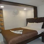 Qamar Mumbai