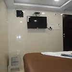 Qamar Hotel 2*