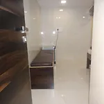 Qamar Hotel 2*