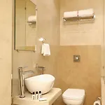 Hotel Metro International
