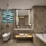 Fairfield By Marriott Andheri West Hotel