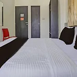 Oyo 845 Kailash Park Hotel Mumbai