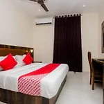 Oyo 24293 Amana International 3*