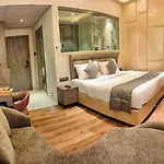 Maxxvalue Midc - Andheri 3*