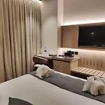 Maxxvalue Midc - Andheri Hotel