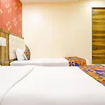 Fabexpress Sarah Gold - Nr Nesco Exhibition Center Hotel 3*