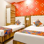 Hotel Fabexpress Sarah Gold - Nr Nesco Exhibition Center