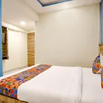 Hotel Fabexpress Sarah Gold - Nr Nesco Exhibition Center Mumbai