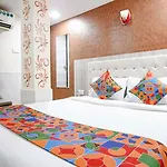 Fabexpress Sarah Gold - Nr Nesco Exhibition Center 3* Mumbai