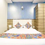 Fabexpress Sarah Gold - Nr Nesco Exhibition Center Hotel 3*