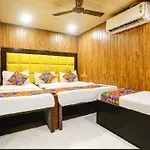 Hotel Colaba Janta 4*