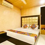 Colaba Janta 4*