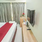 Akasa International Near T-2 International Airport 3* Mumbai