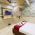 Newyork By Stayzy Hotel