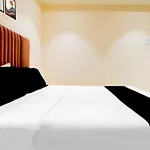 O Ulhasnagar Railway Station Hotel 3*