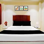 O Ulhasnagar Railway Station Hotel