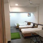 Gift Hotel *