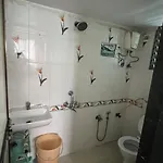 Apartment Tranquil-salona-guest-house-charkop *