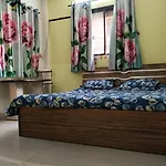 Tranquil-salona-guest-house-charkop * Mumbai