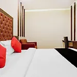 Collection O Vertigo Suite Mumbai