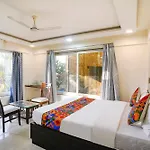 Hotel Fabhotel Arsh Executive