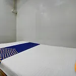 Hotel O Gulzar Masjid Bunder Railway Station Hotel 3*