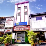 Hotel Fabhotel Majestic Crest