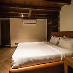 White Pearl - Colaba Hotel