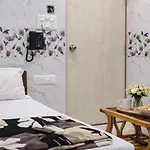 Relax Hotel Kurla