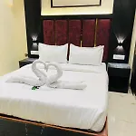 Sky Suites By Glitz Hotels Nr Internatinational Airport Mumbai