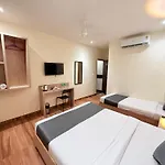Hotel Riza Nesco Exhibition Centre Goregoan
