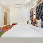 Riza Nesco Exhibition Centre Goregoan 3*