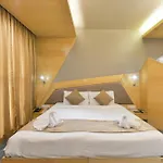 Dragonfly Hotel - The Art Hotel