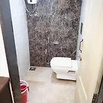 Qamar Hotel 2*