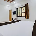 Hotel O Shree Prabhat 3*