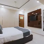 Laaiba Residency Hotel 3*