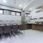 Laaiba Residency Hotel 3*