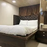Qamar Hotel Mumbai